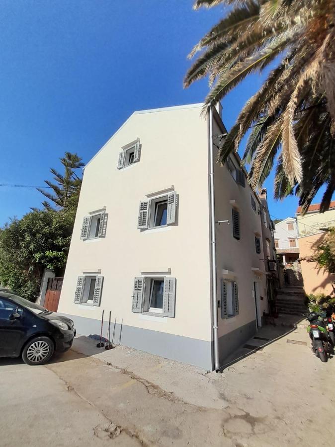 Apartment House Bucul Mali Losinj Bagian luar foto